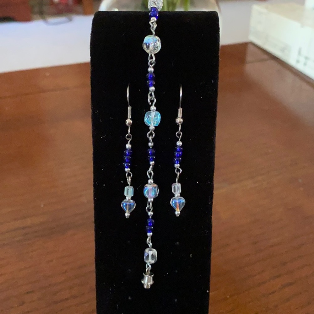 Blue beaded bracelet and pierced earrings set